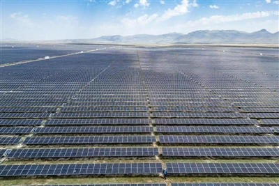 Biro Kelima Konstruksi Tiongkok Menyelesaikan Proyek PV Jizak 500MW di Uzbeki...